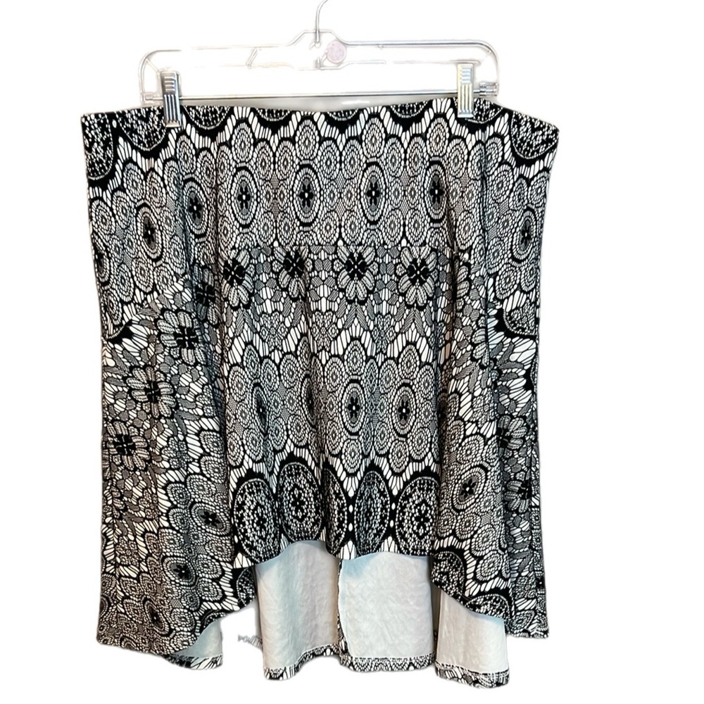 Torrid Women’s Size 2 Black and White High-Low A-Line Lace Skirt - Picture 3 of 8
